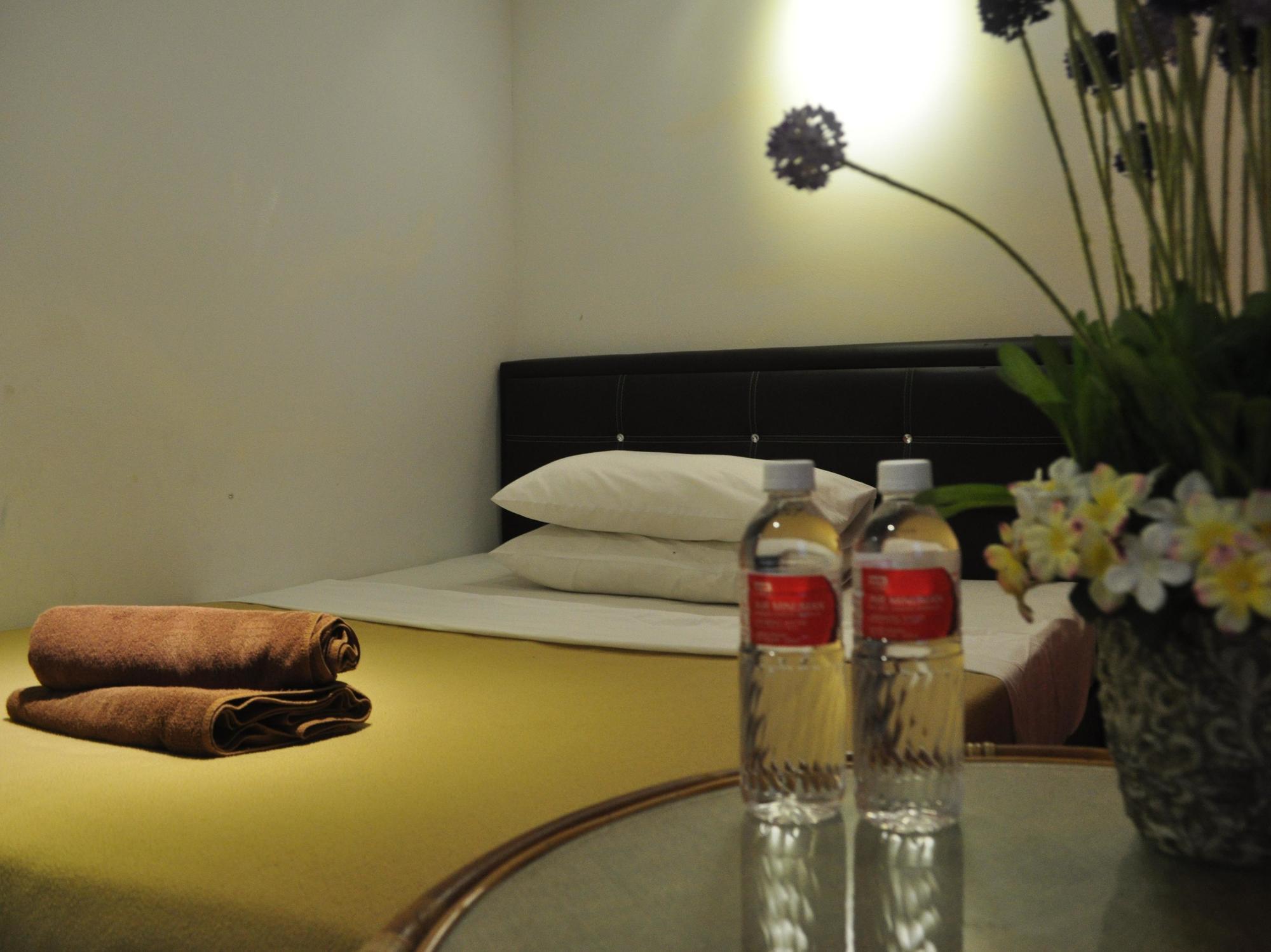 Monkey Motel Cafe Malacca מראה חיצוני תמונה